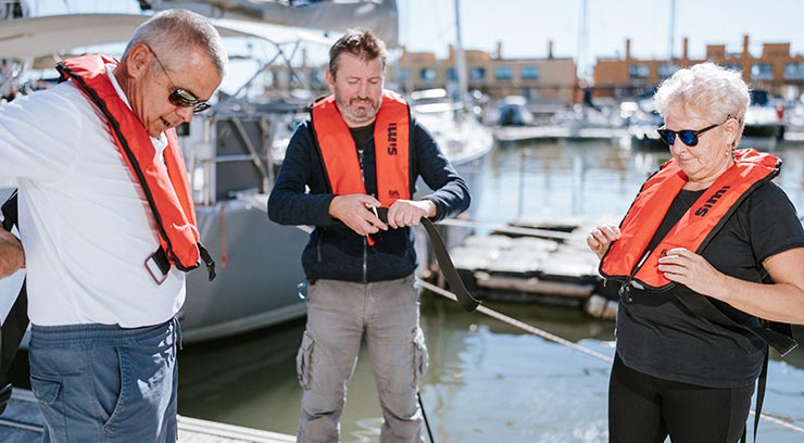 Our beginner sail training courses offer an ideal introduction to the world of sailing.